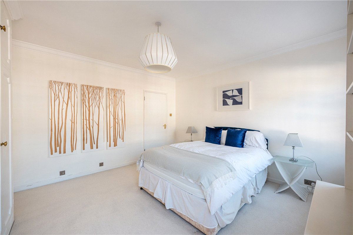 2 bedroom Flat, Reeves Mews, Mayfair, W1K - Available, Image 13