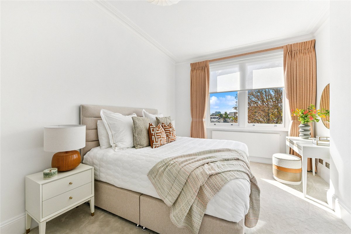 4 bedroom Flat, St Georges Court, Gloucester Road, SW7 - Available, Image 8