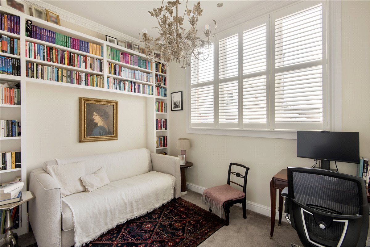 2 bedroom Flat, Webb's Road, Between The Commons, SW11 - Available, Image 9