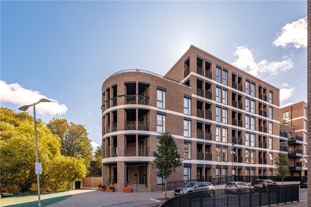 3 bedroom Flat, Ravensbury Terrace, London, SW18 - Available, Image 17
