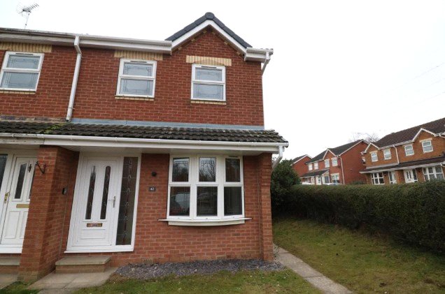 3 bedroom House, Westerton Drive, Bramley, S66 - Available