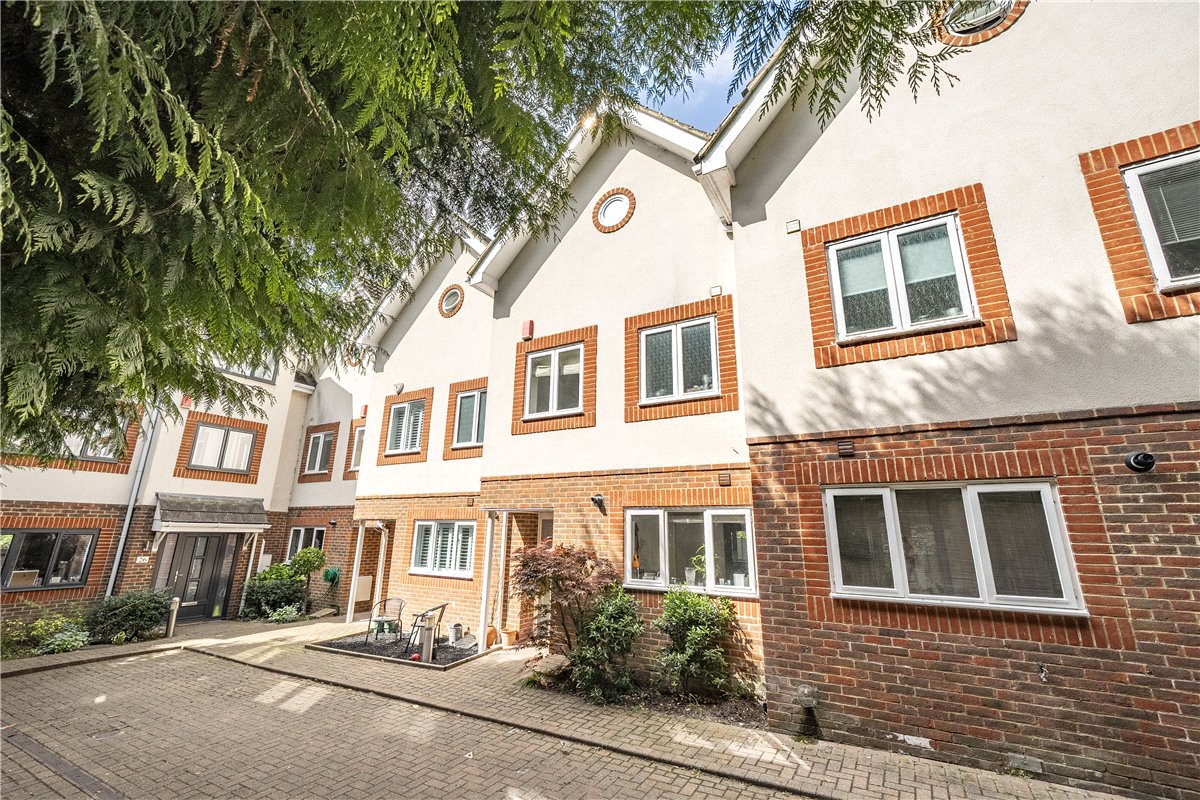 3 bedroom House, Park Road, Winchester, SO23 - Available
