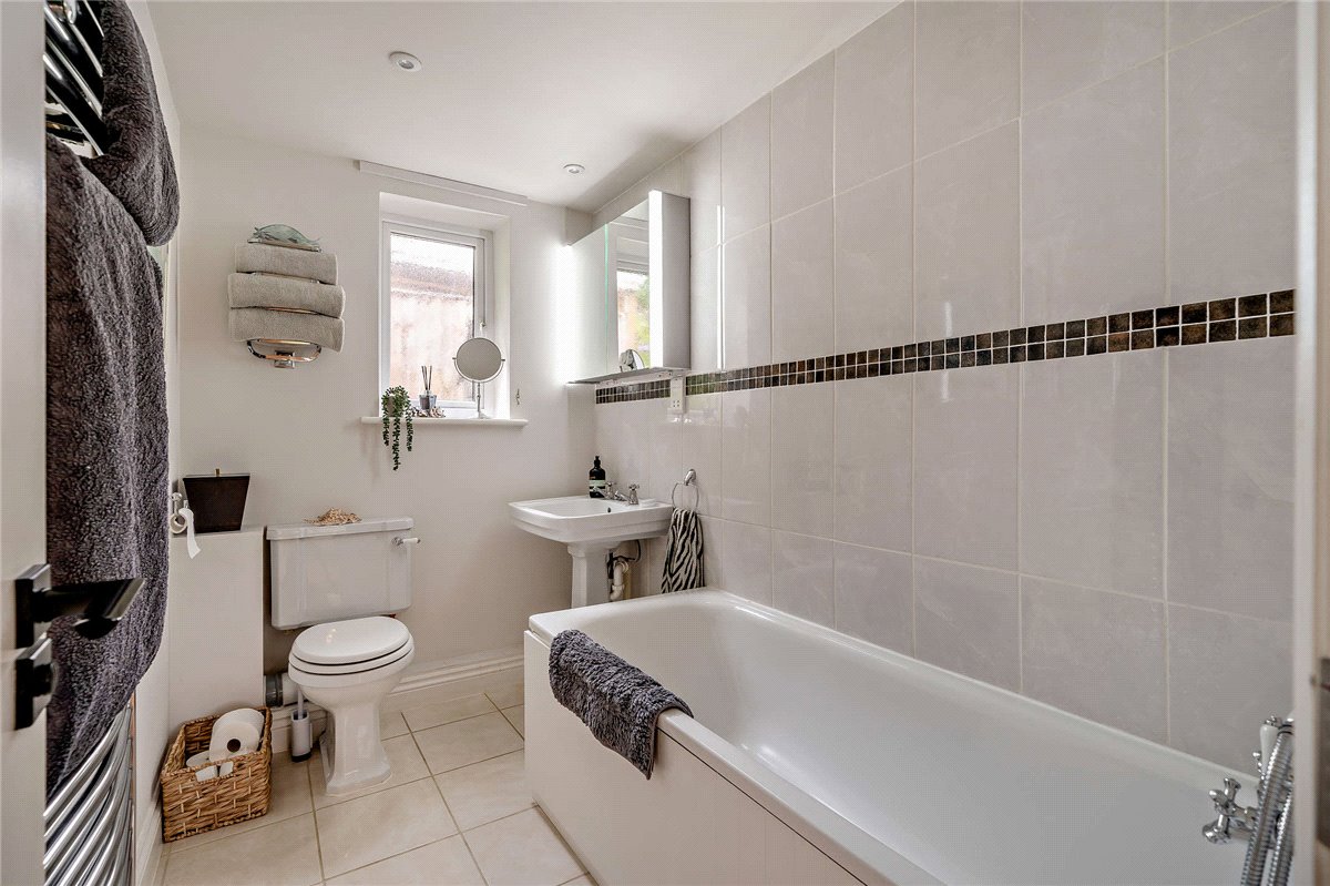 2 bedroom Bungalow, Ridgeway Close, Hermitage, RG18 - Sold, Image 18