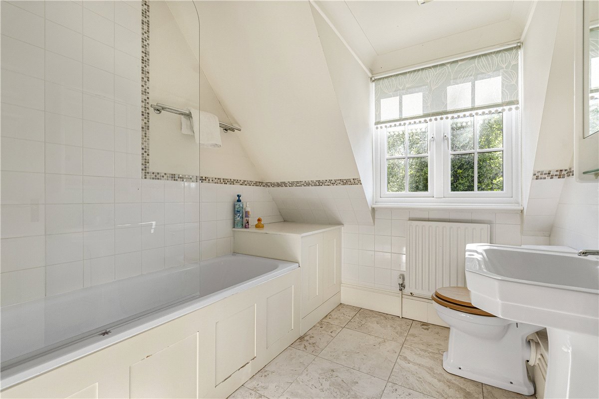 4 bedroom House, Phoenix Square, Pewsey, SN9 - Available, Image 14