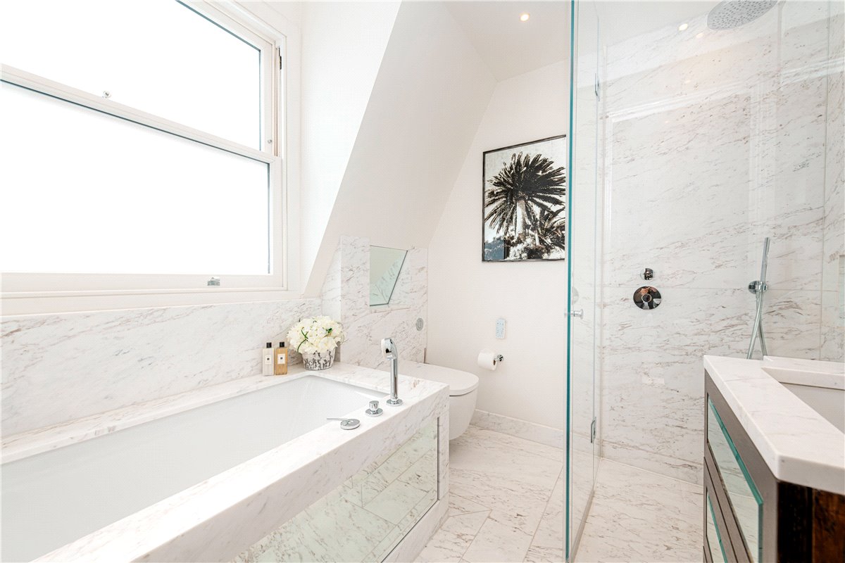3 bedroom Flat, Prince of Wales Terrace, London, W8 - Available, Image 4
