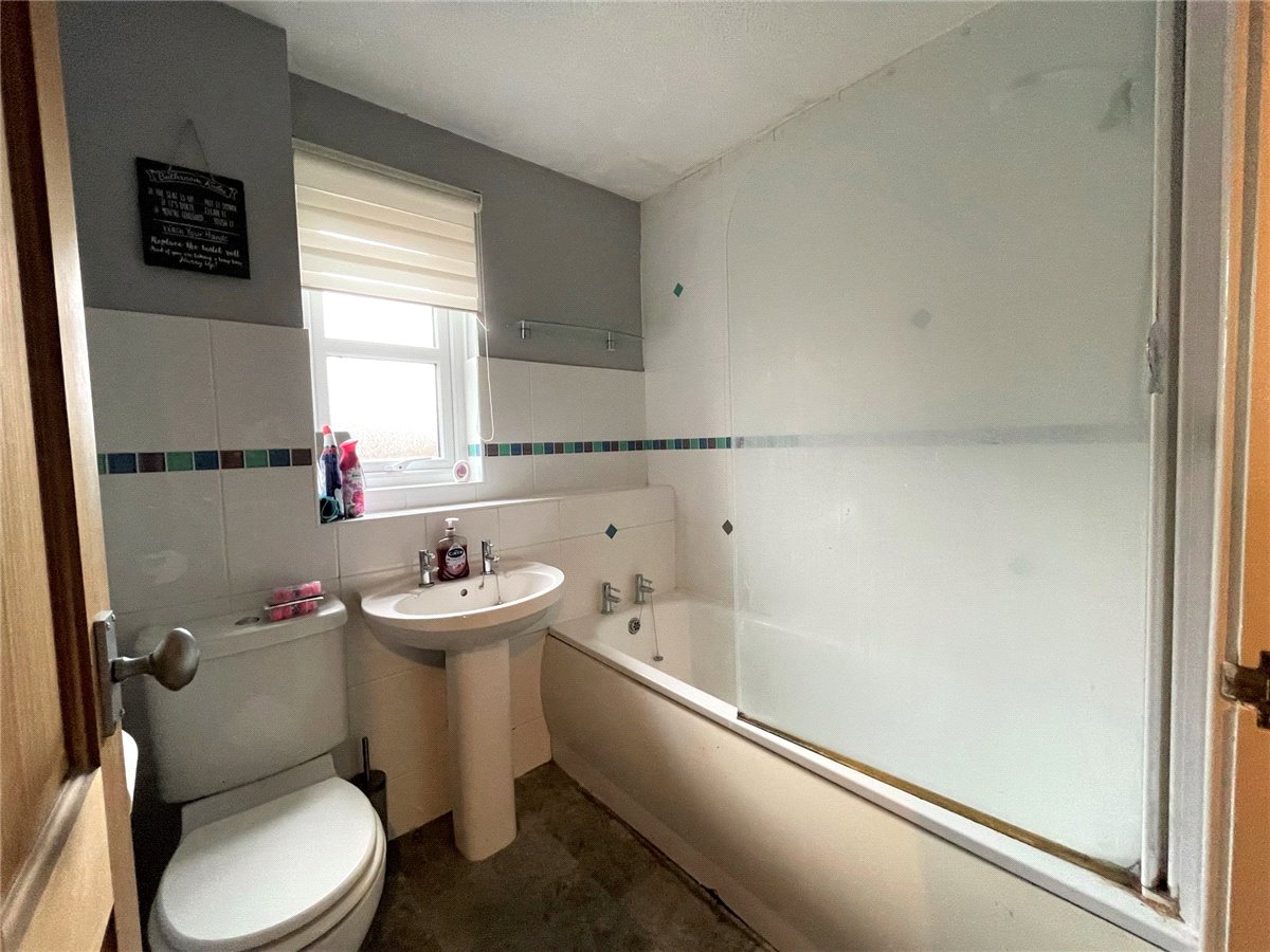 3 bedroom House, Thatcham, Berkshire, RG19 - , Image 3