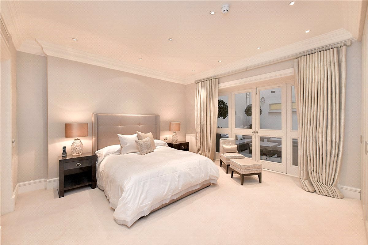 4 bedroom Flat, Upper Grosvenor Street, Mayfair, W1K - Available, Image 32