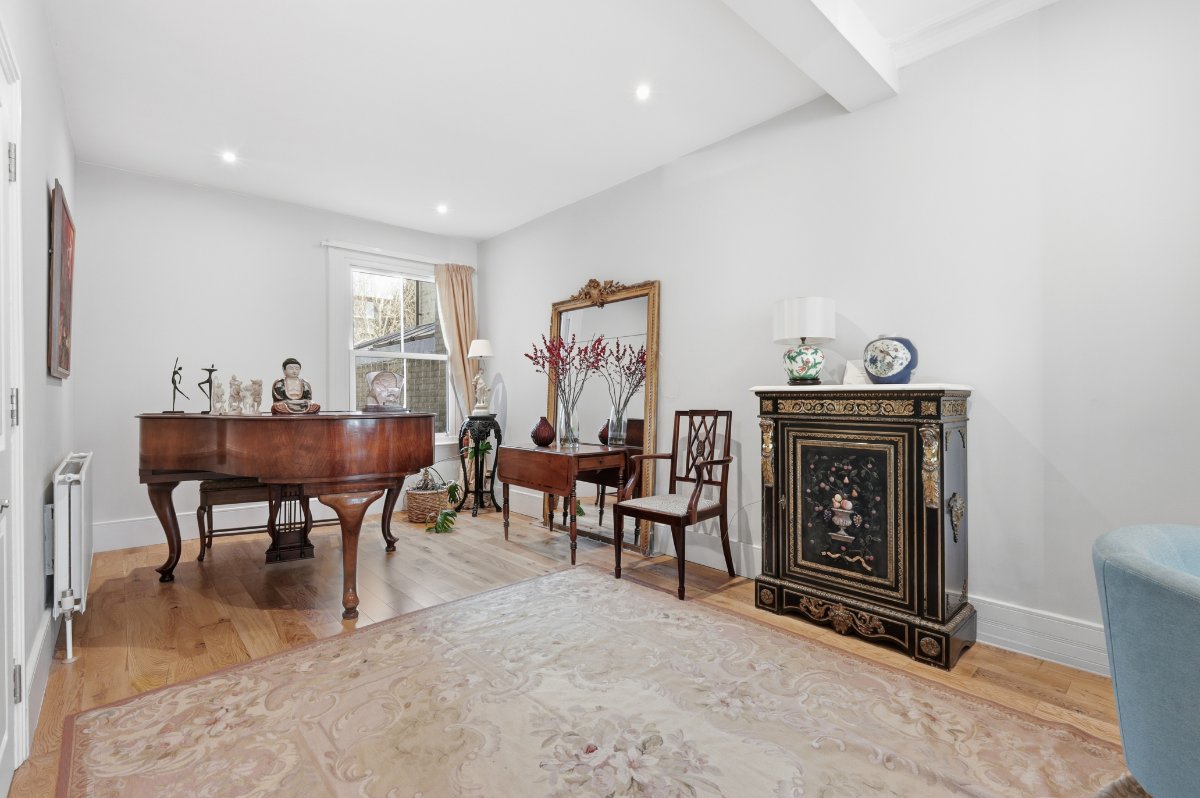 5 bedroom House, Second Avenue, London, SW14 - Sold, Image 2