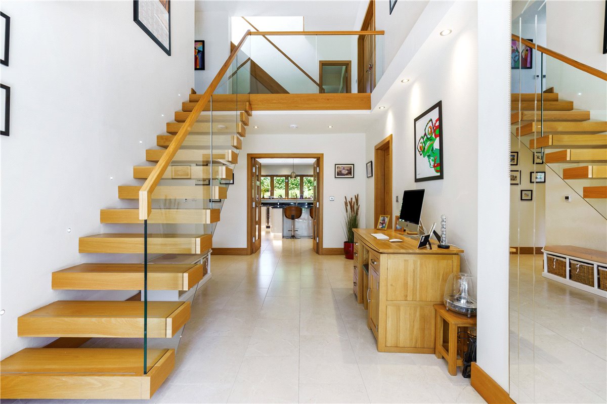 6 bedroom House, York House, Carleton Road, WF8 - Available, Image 23