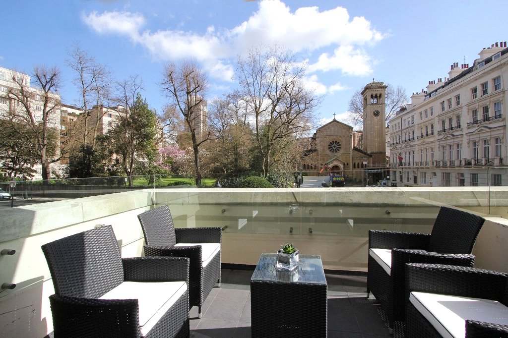 3 bedroom Flat, Ennismore Gardens, London, SW7 - Available, Image 1