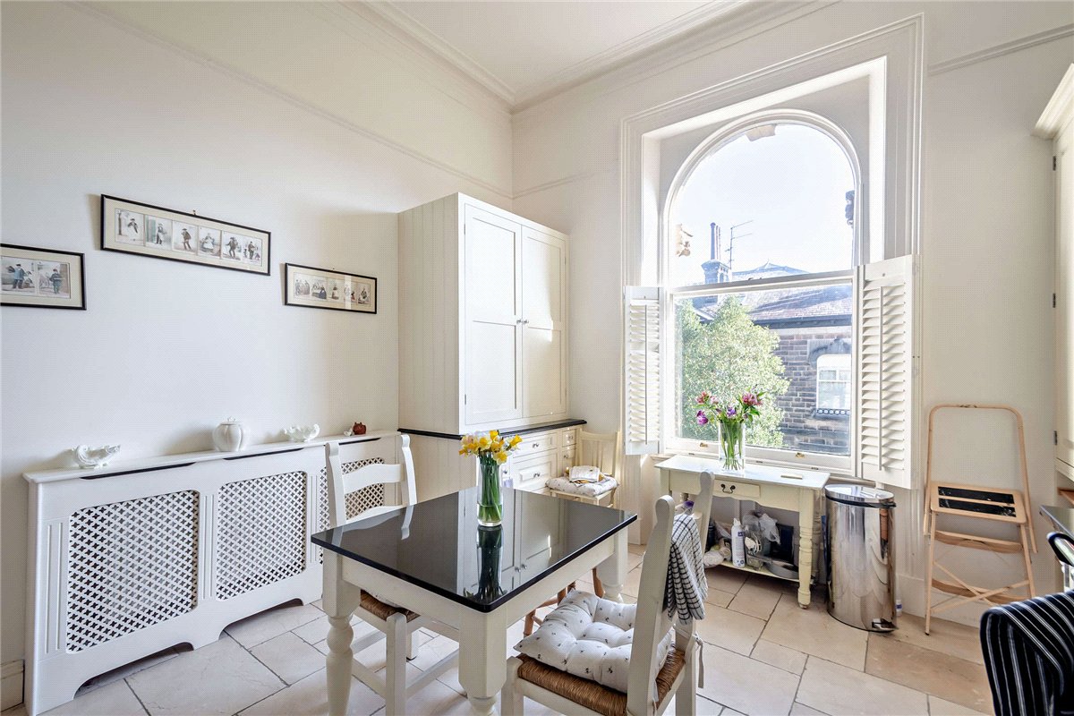2 bedroom Flat, Otley Road, Harrogate, HG2 - Available, Image 3
