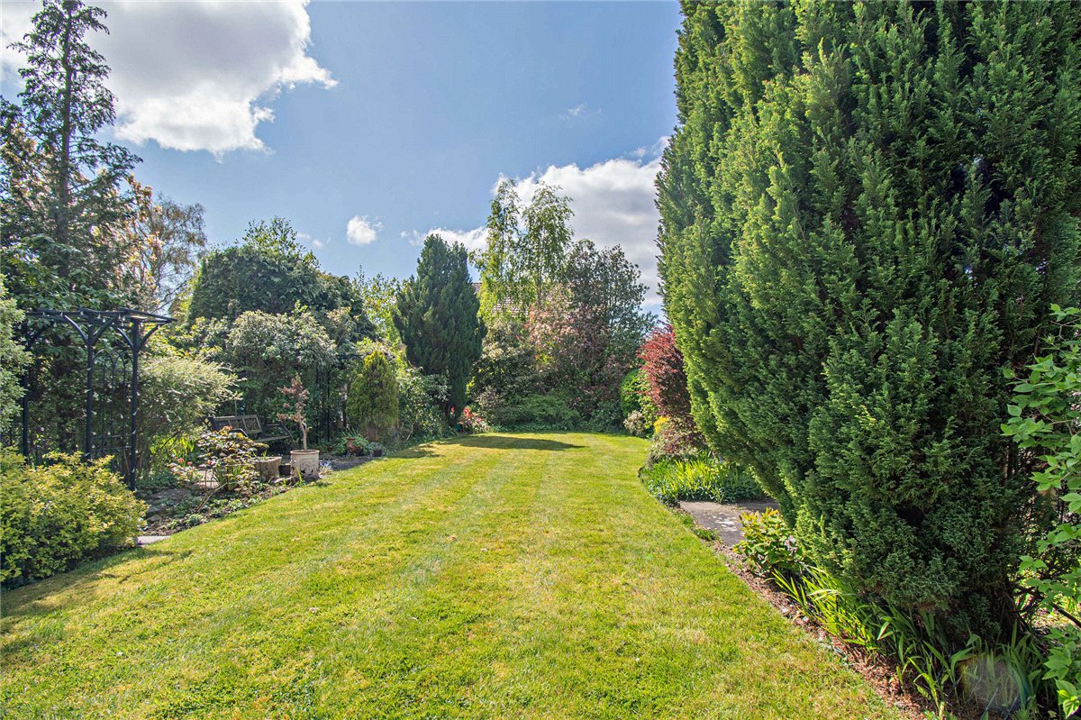 4 bedroom House, Almsford Drive, Harrogate, HG2 - Sold STC, Image 3