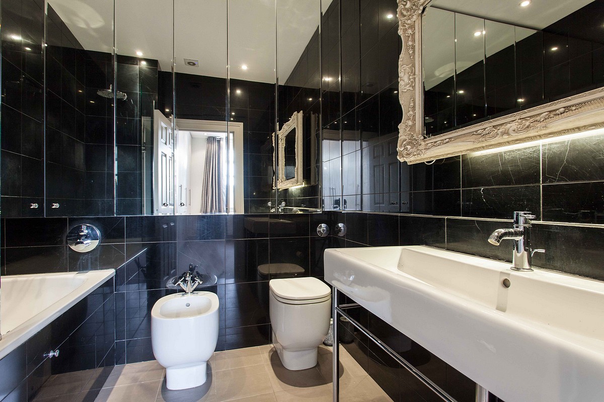 4 bedroom Flat, Harley Street, Marylebone, W1G - , Image 3