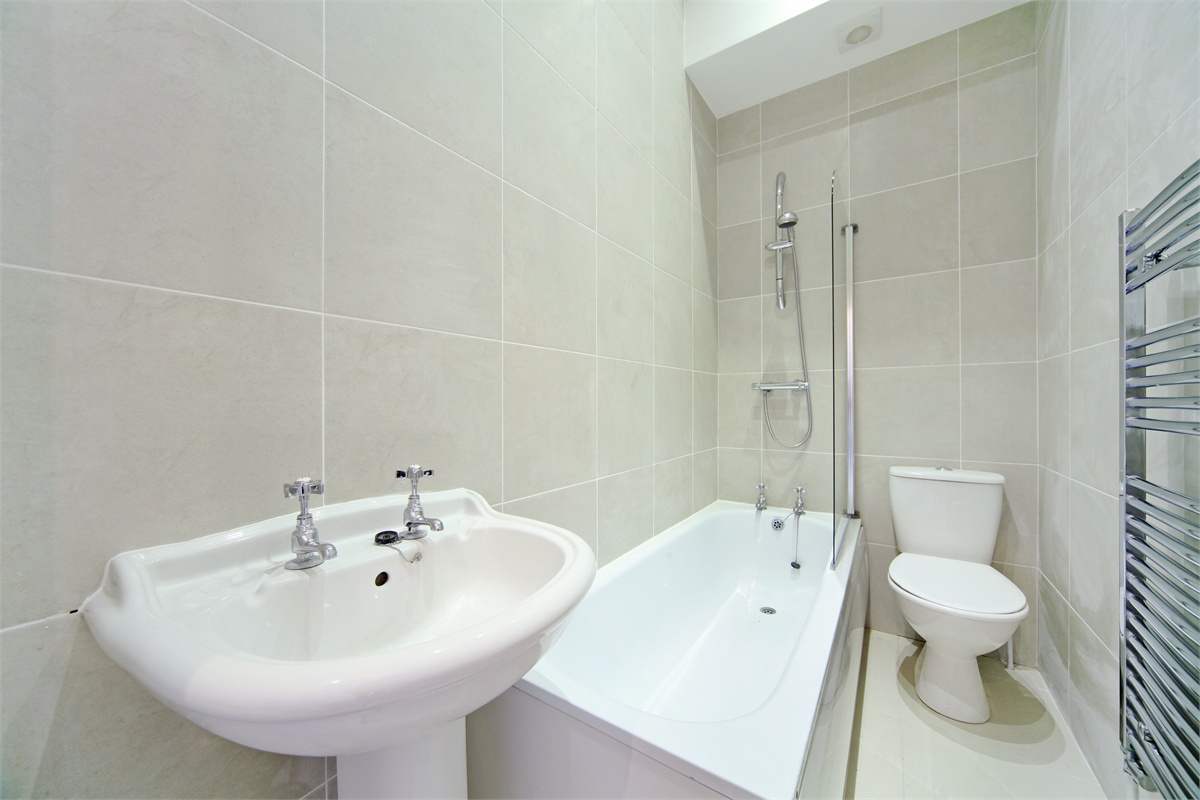 3 bedroom Flat, Winslade Road, London, SW2 - , Image 5