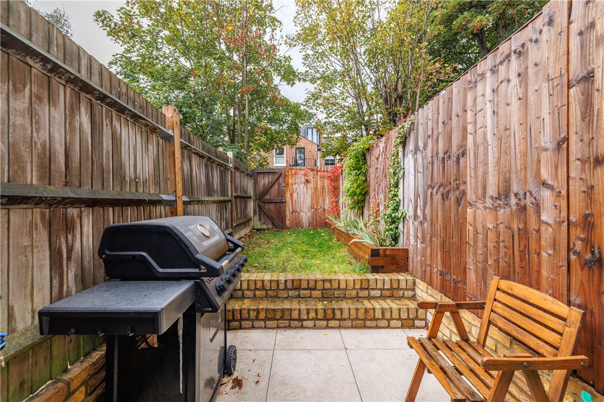 2 bedroom Flat, Astonville Street, London, SW18 - Available, Image 2