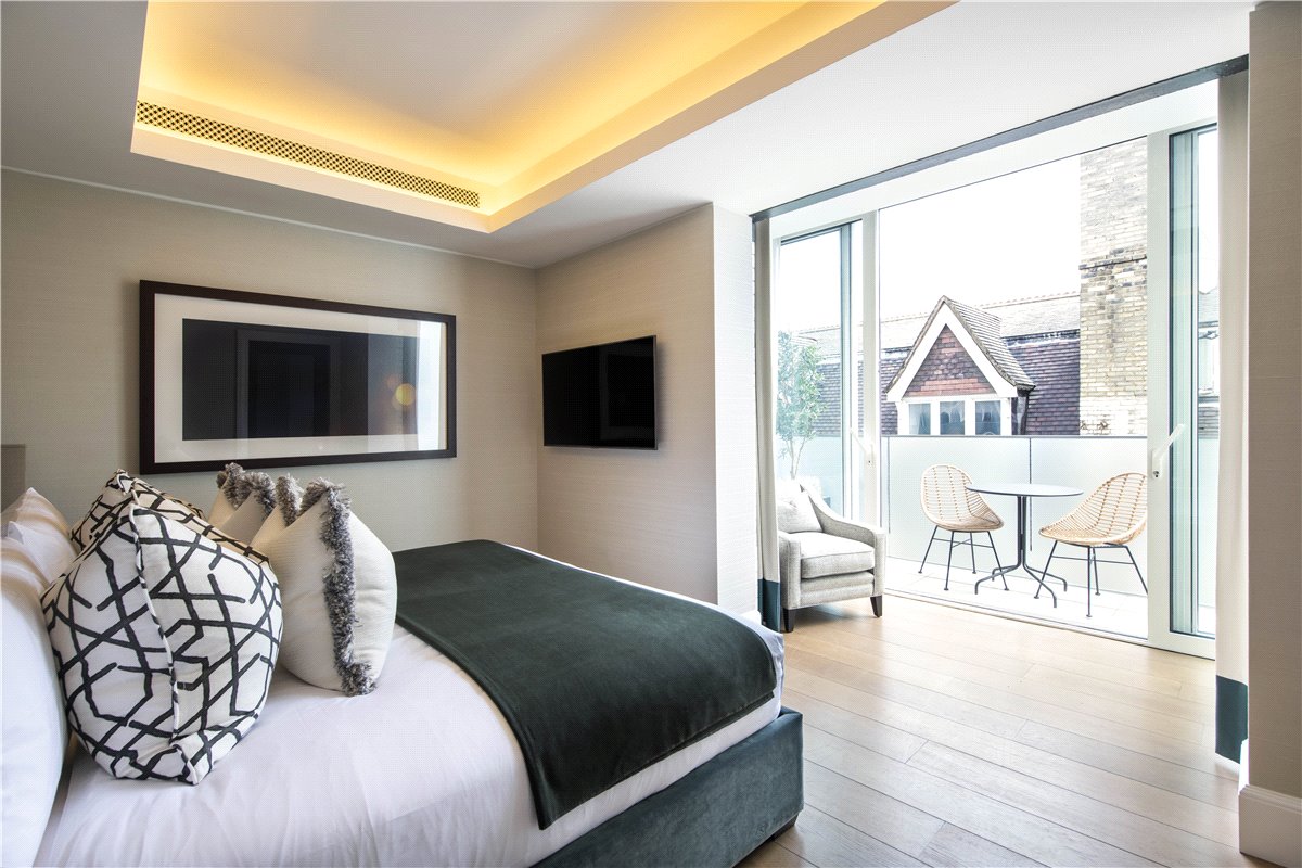 3 bedroom Flat, Duke Street, Mayfair, W1K - Available, Image 2