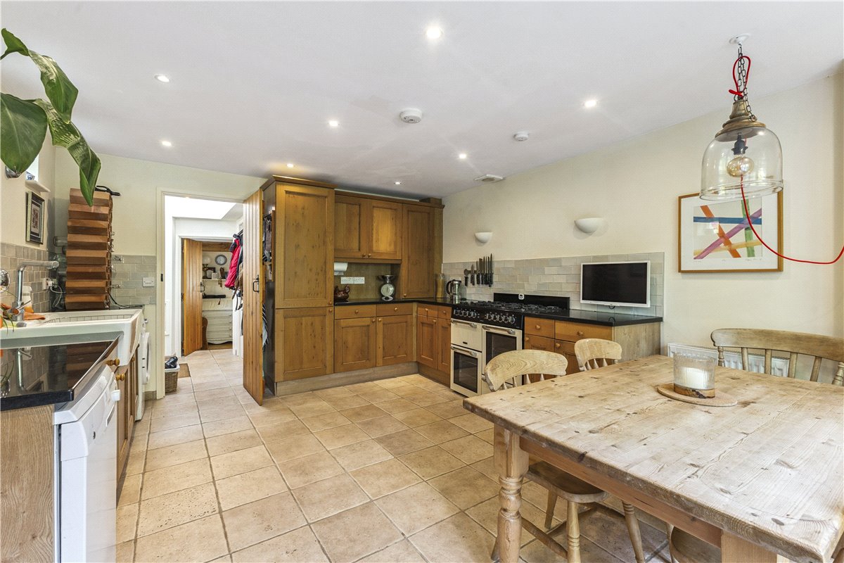 3 bedroom House, Crooked Corner, Aldbourne, SN8 - Available, Image 6
