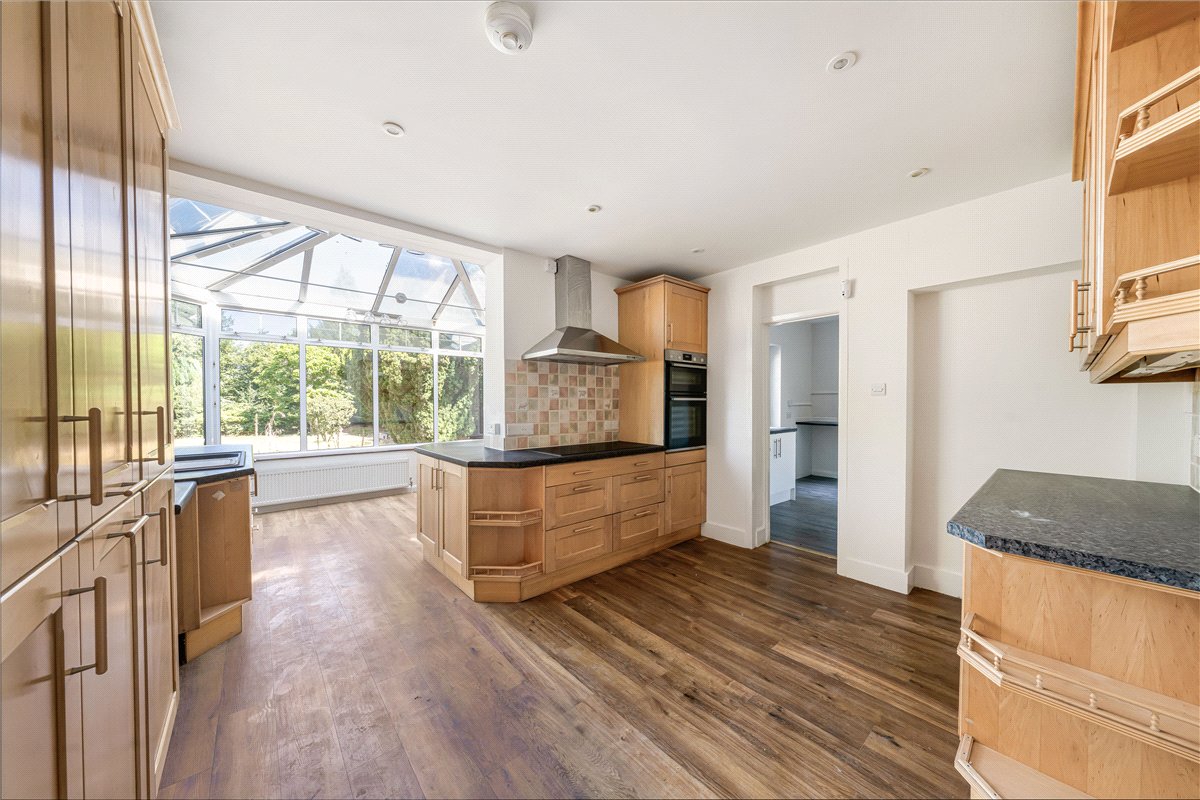 5 bedroom House, Potter Row, Great Missenden, HP16 - Available, Image 2