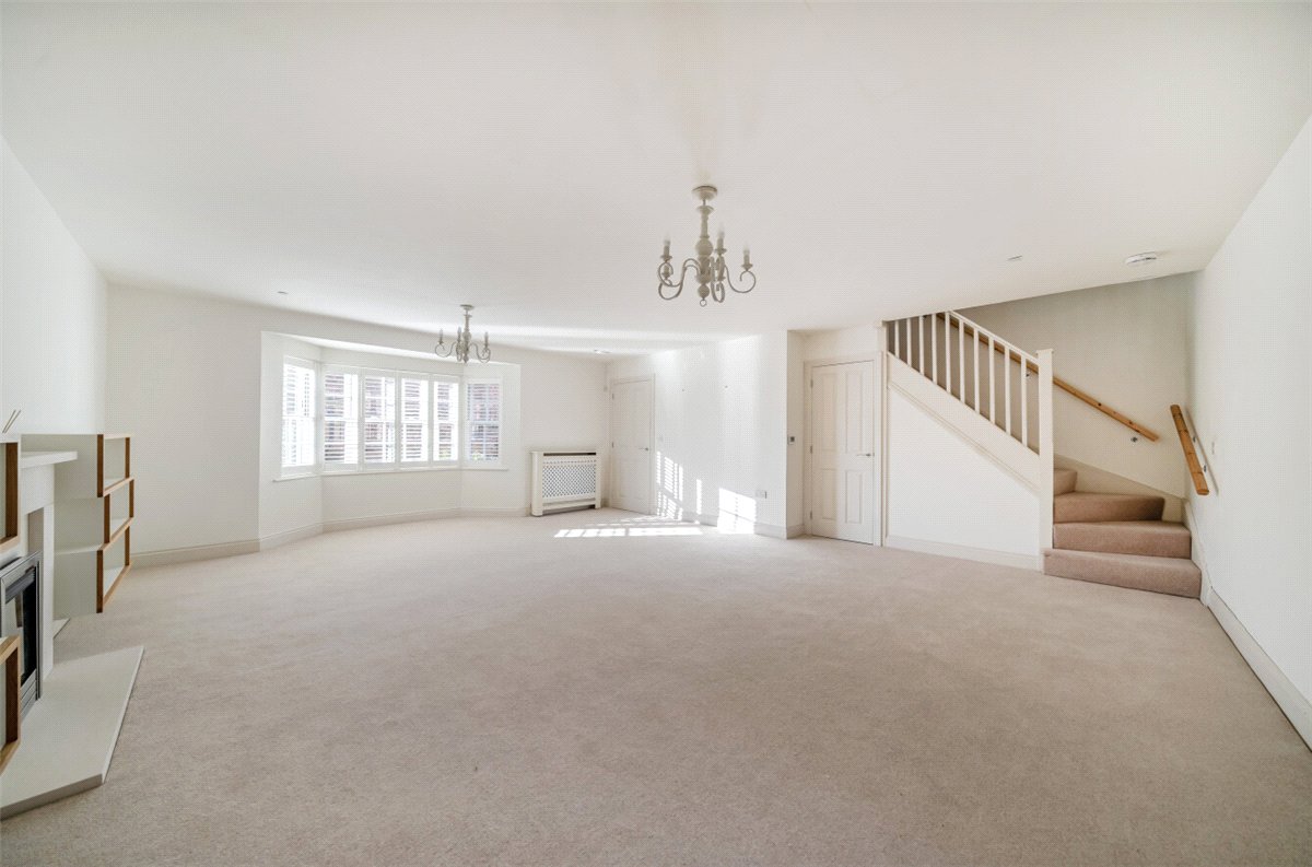3 bedroom House, Clarendon Court, Marlborough, SN8 - Sold, Image 4
