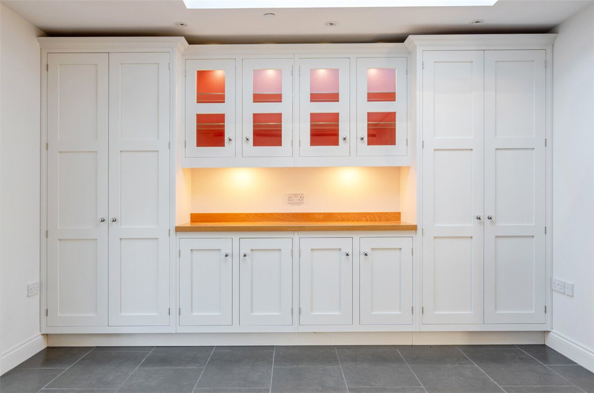 3 bedroom House, Clarendon Court, Marlborough, SN8 - Sold, Image 6
