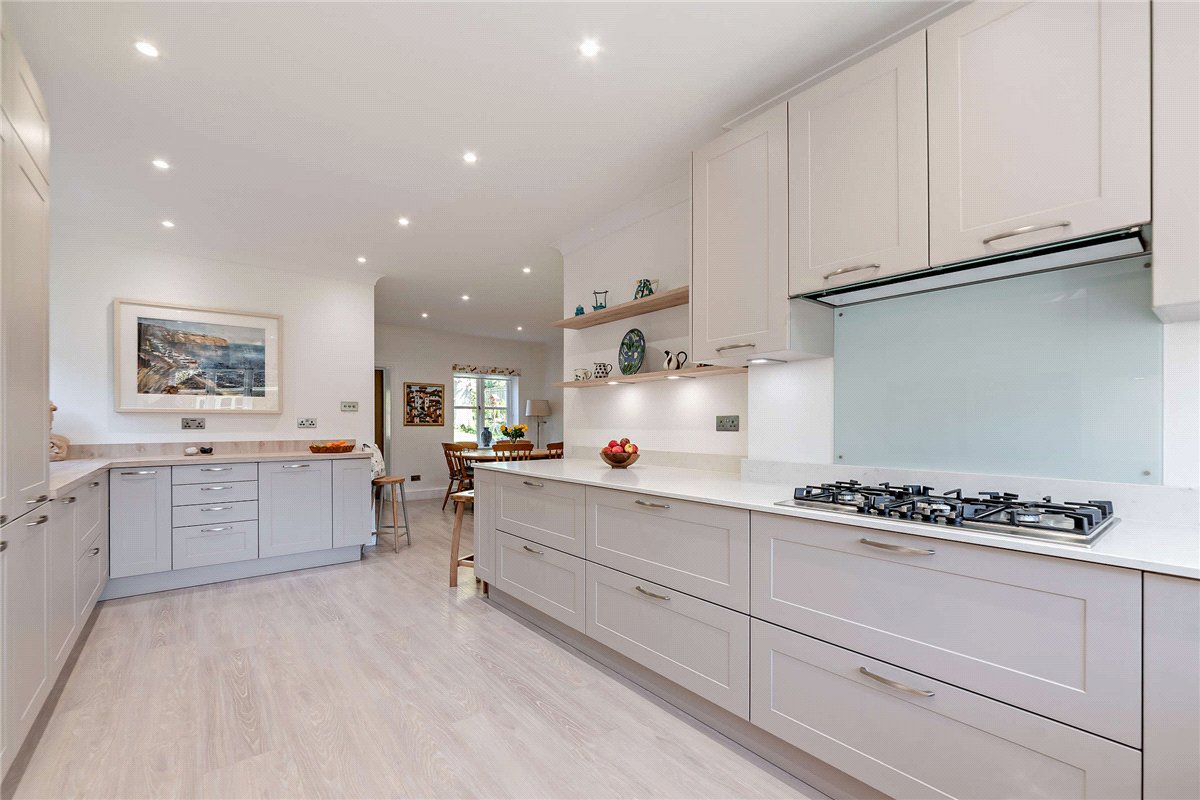 5 bedroom House, Oak Close, Baughurst, RG26 - Available, Image 5