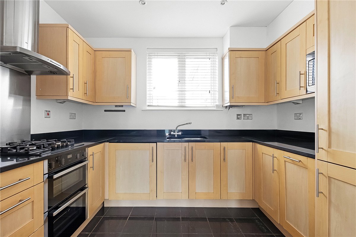 2 bedroom Flat, Pavilion Square, London, SW17 - Available, Image 3