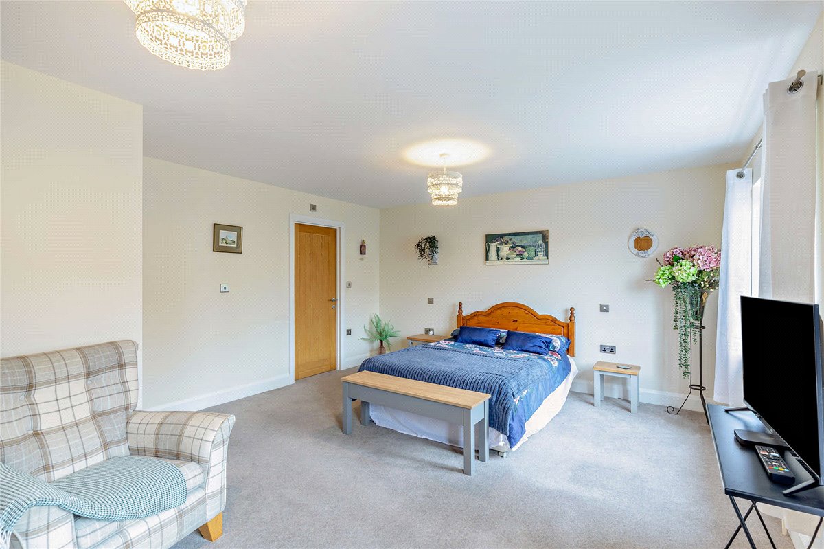 5 bedroom House, The Dolmans, Shaw, RG14 - Sold STC, Image 7