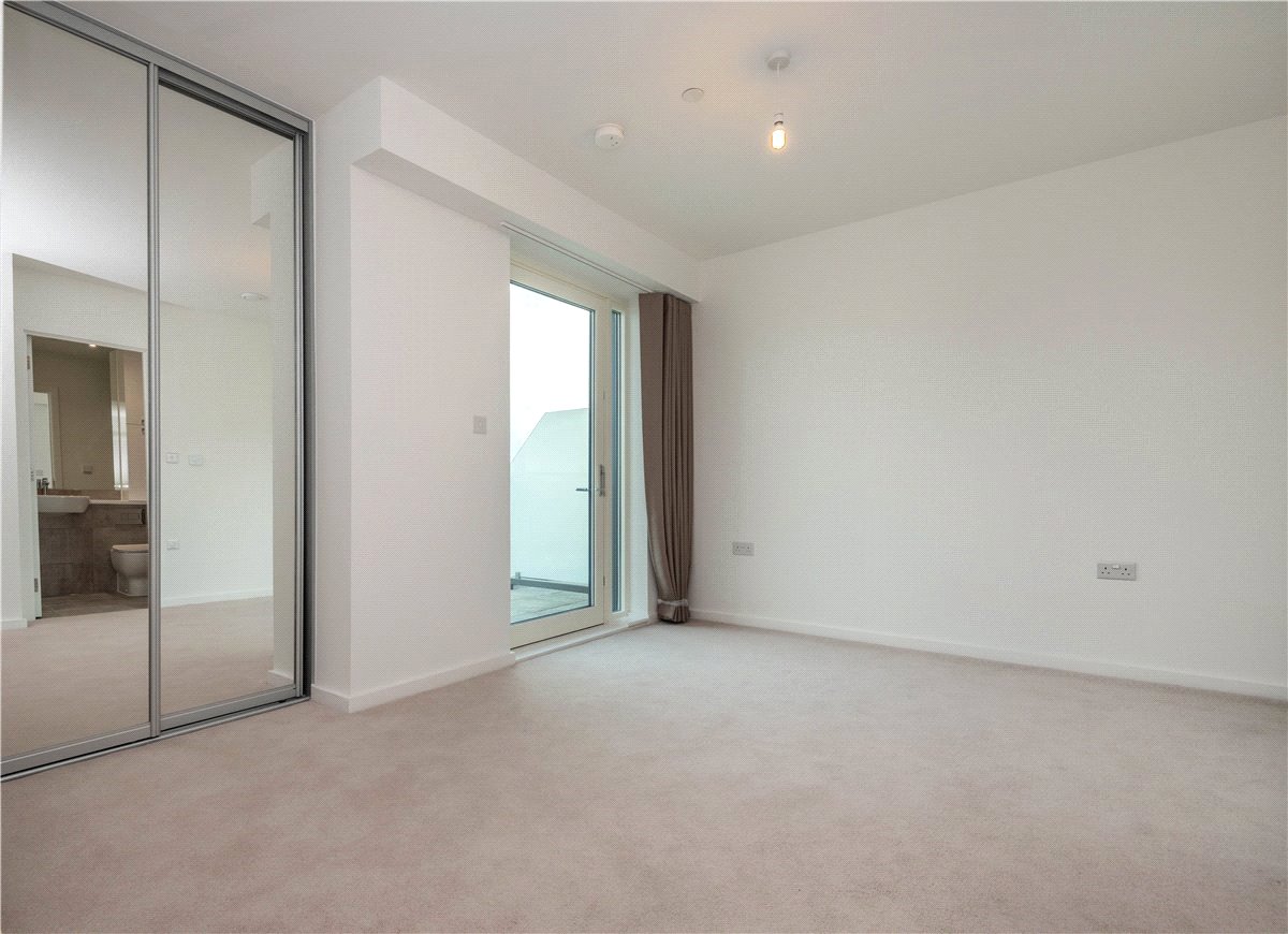 3 bedroom Flat, Heartwell Avenue, London, E16 - Let Agreed, Image 10