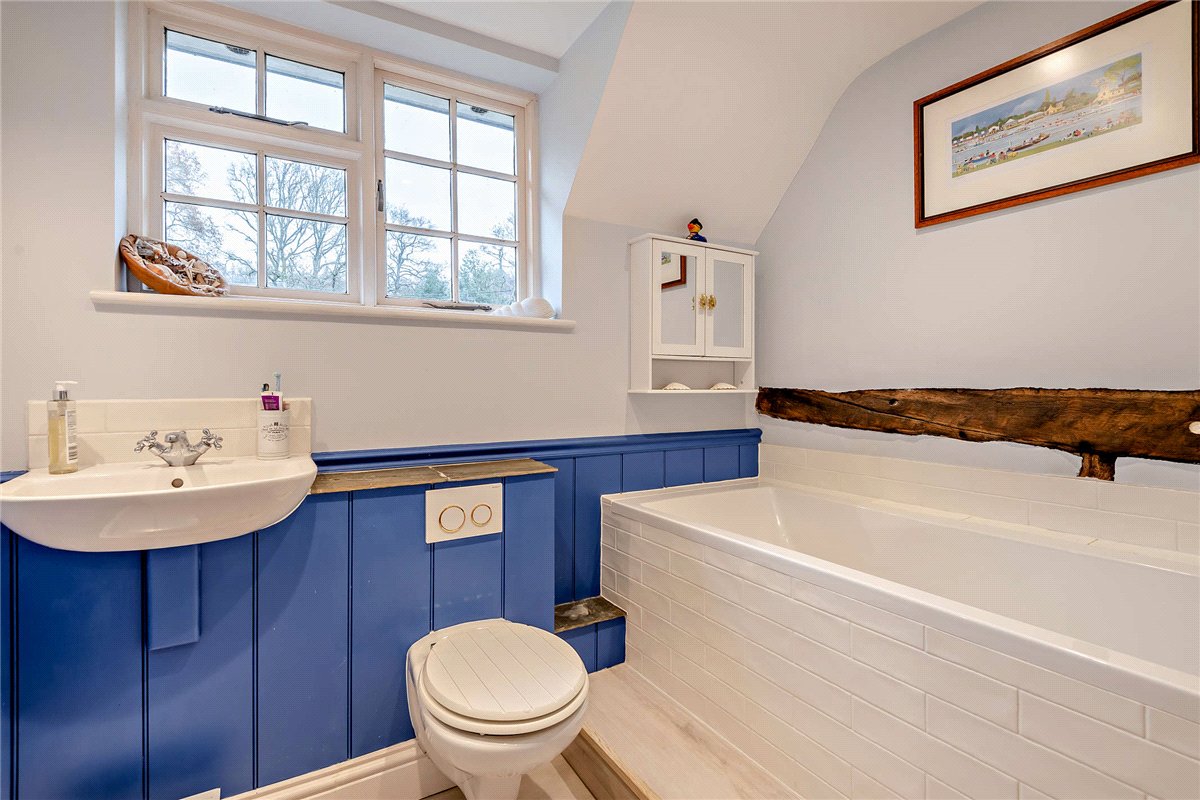5 bedroom House, Crookham Common, Thatcham, RG19 - Available, Image 19