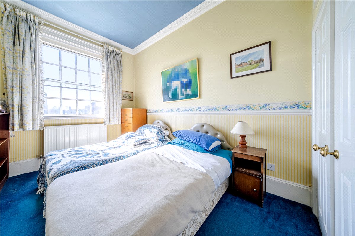 2 bedroom House, The Green, Marlborough, SN8 - Sold, Image 11