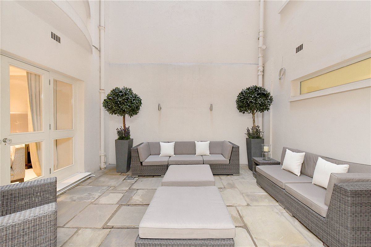 4 bedroom Flat, Upper Grosvenor Street, Mayfair, W1K - Available, Image 18