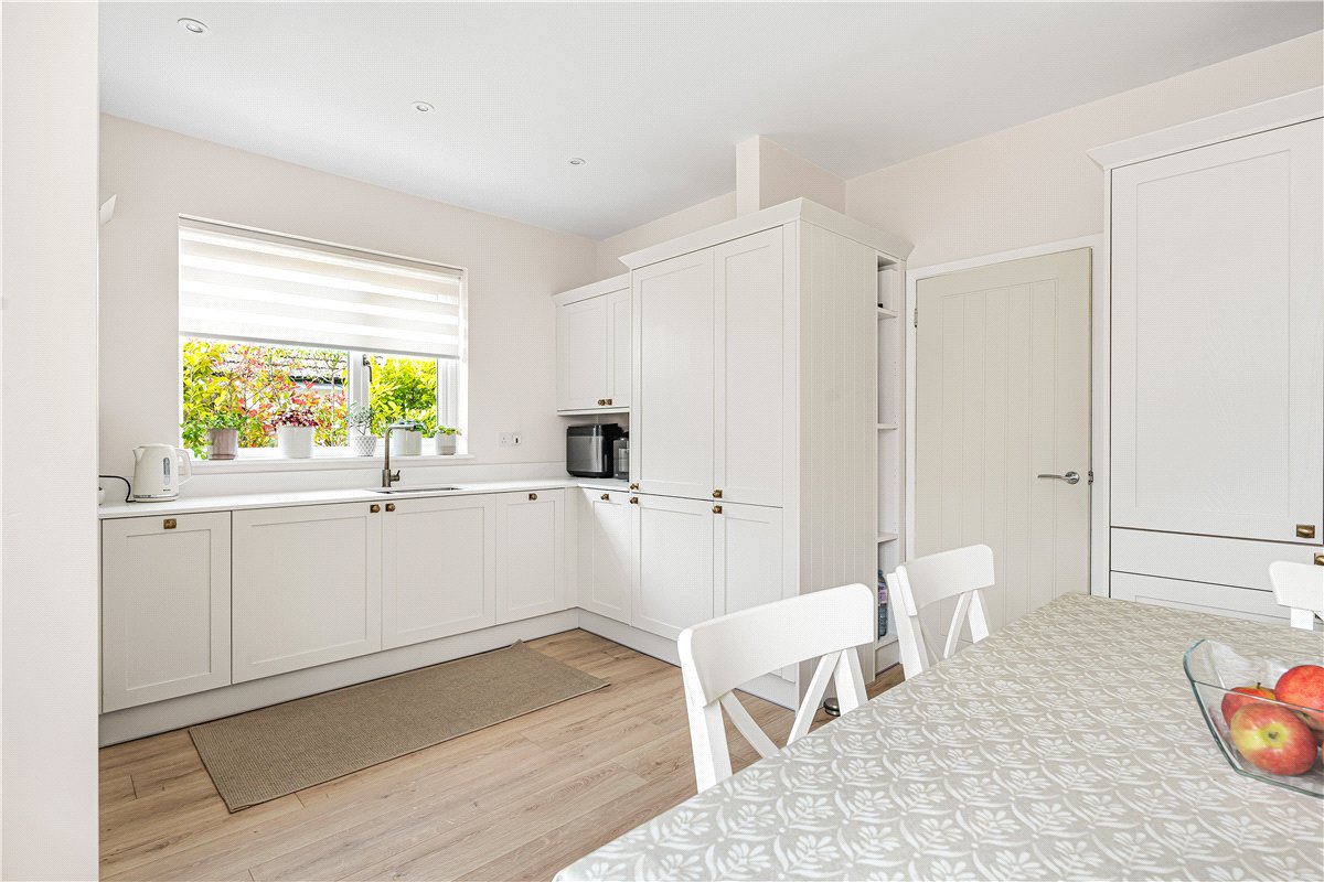 3 bedroom Bungalow, Middle Lane, Cherhill, SN11 - Available, Image 7