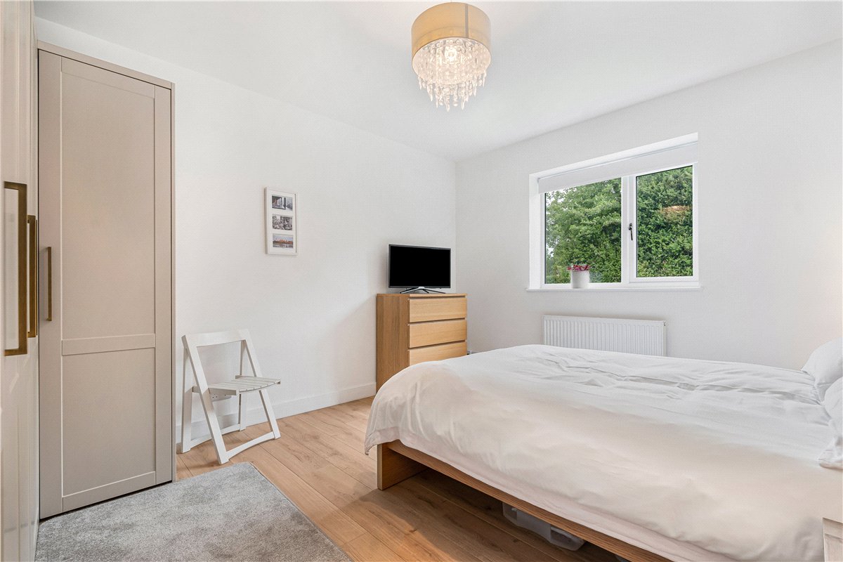 3 bedroom Bungalow, Middle Lane, Cherhill, SN11 - Available, Image 7