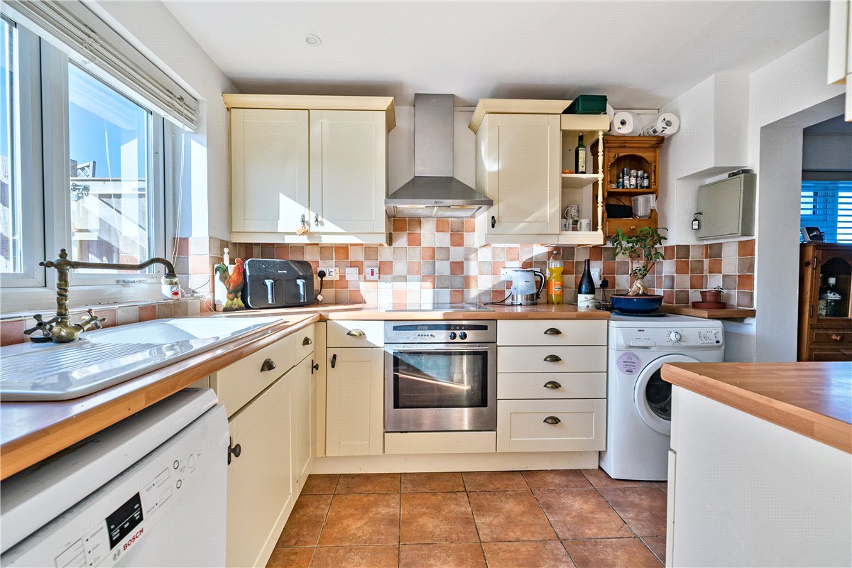 2 bedroom Cottage, Broad Street, Beechingstoke, SN9 - Available, Image 9
