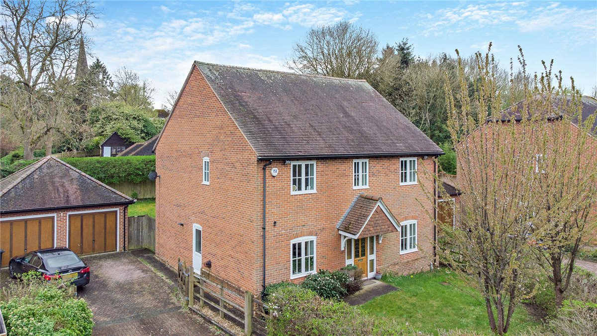 4 bedroom House, The Willows, Brimpton, RG7 - Sold STC