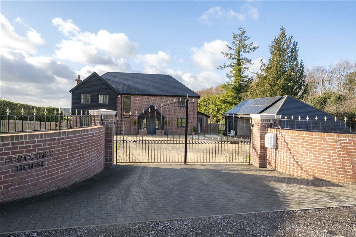 4 bedroom House, Stockbridge Road, Lopcombe, SP5 - Available, Image 1