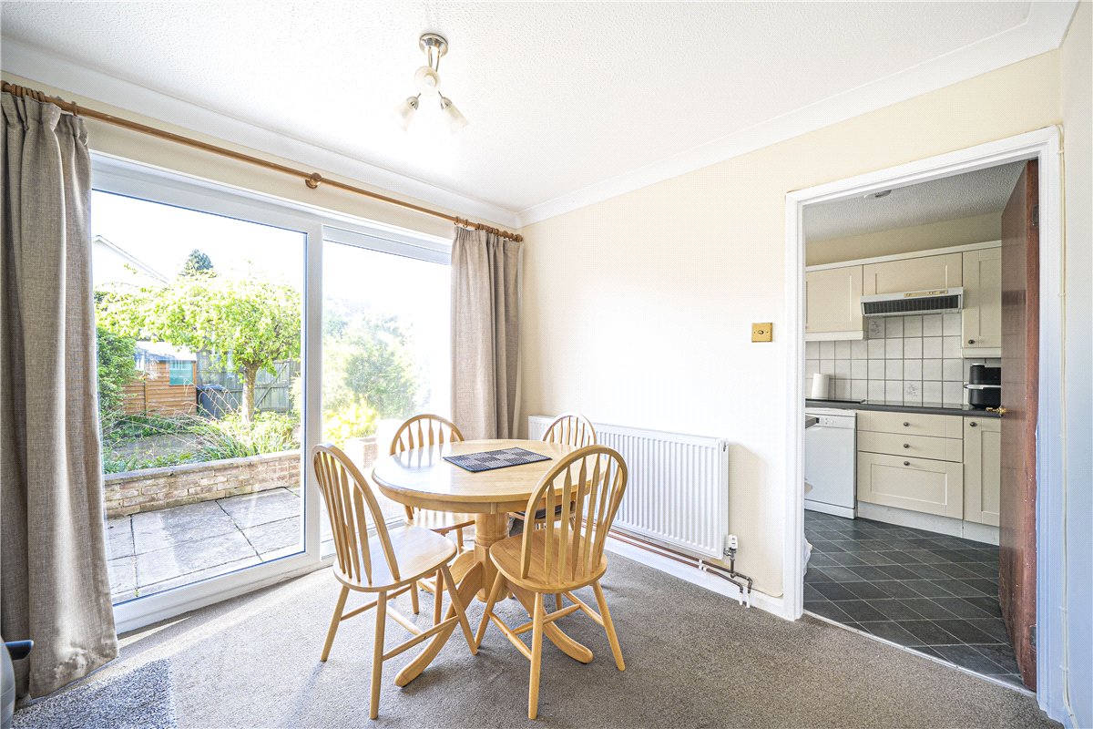 3 bedroom House, Nelson Close, Stockbridge, SO20 - Available, Image 6