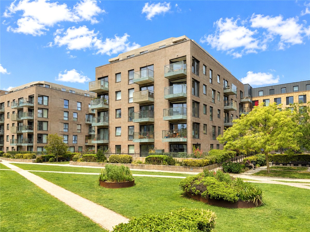 2 bedroom Flat, Mill Park, Cambridge, CB1 - Available