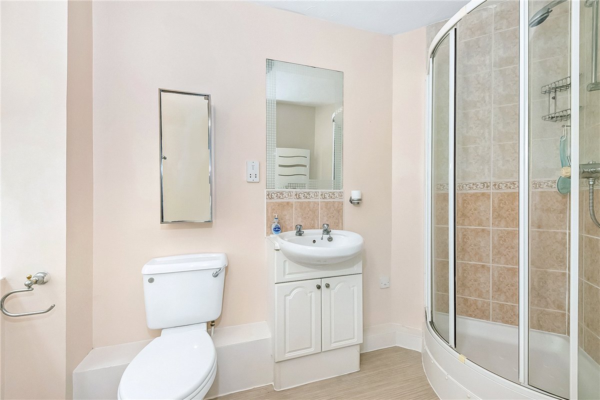 2 bedroom Flat, Sunbury-on-Thames, Surrey, TW16 - Available, Image 8