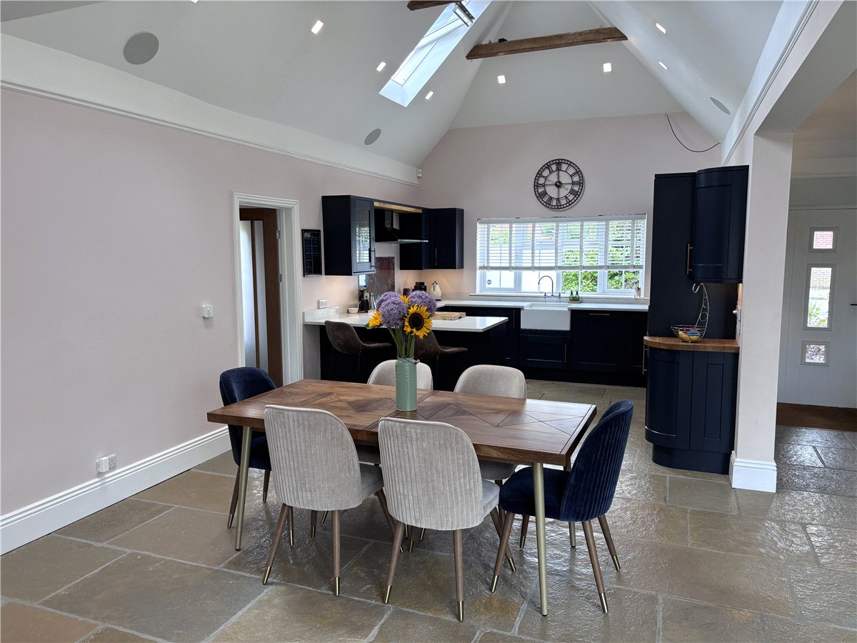 4 bedroom House, Battery End, Newbury, RG14 - Sold STC, Image 2