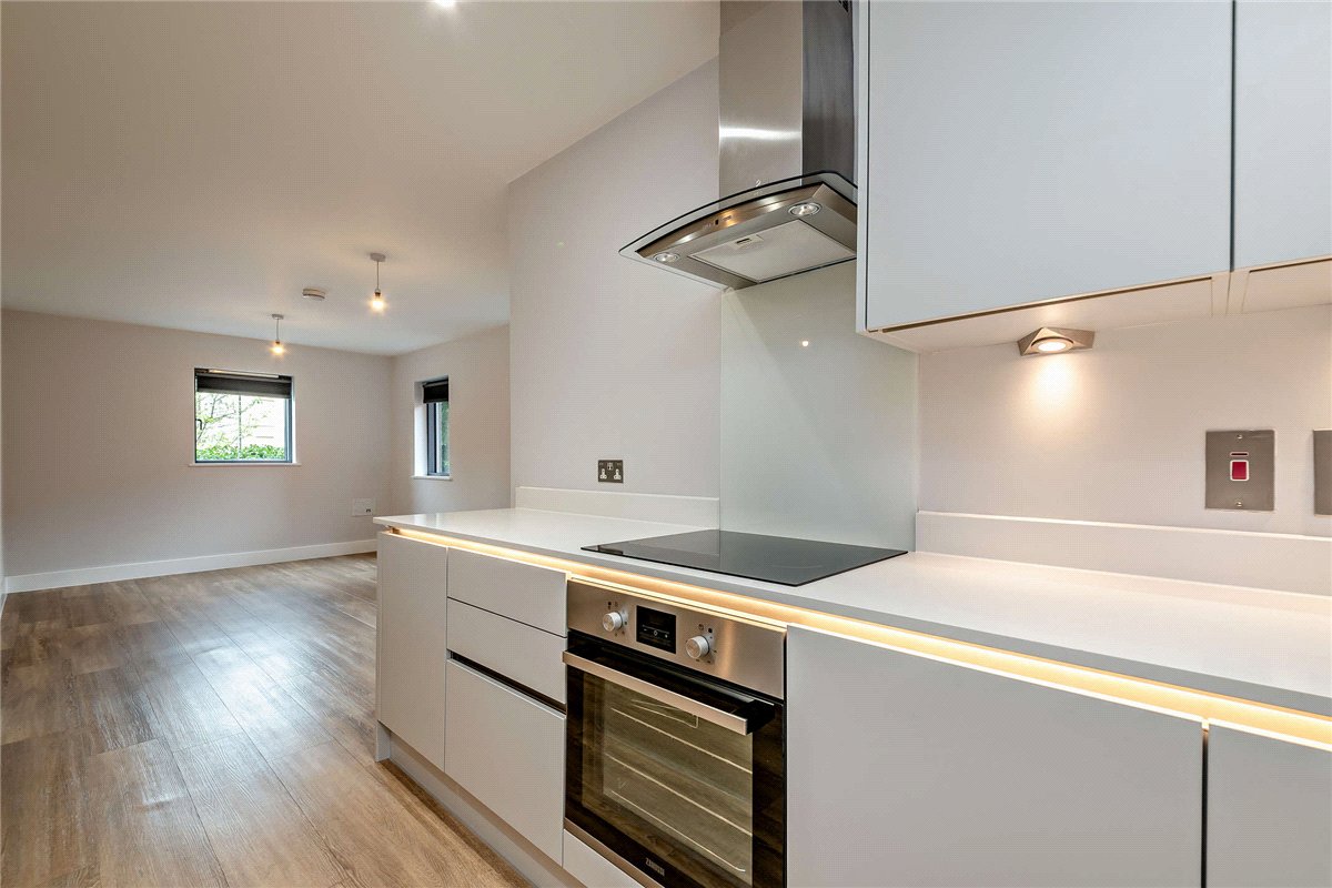 2 bedroom Flat, St Marys Road, Newbury, RG14 - Sold, Image 2