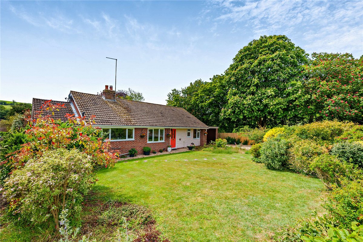 3 bedroom Bungalow, Downs Close, Eastbury, RG17 - Available