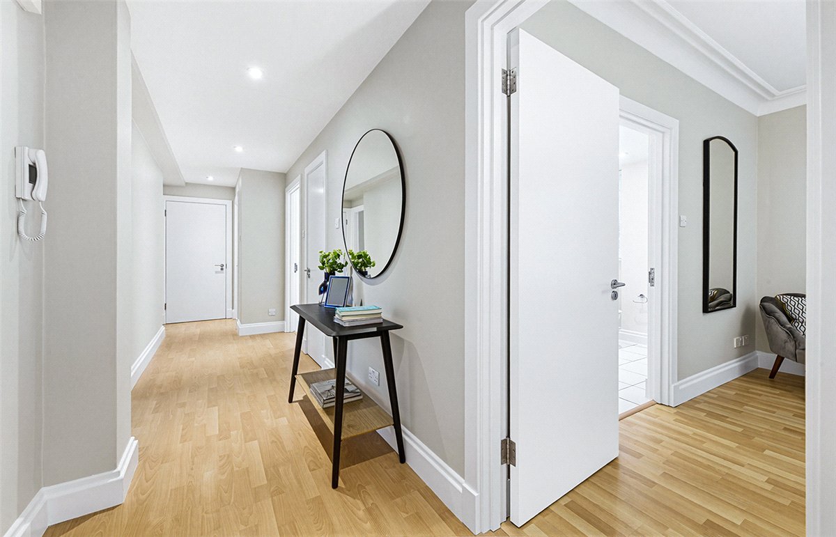 3 bedroom Flat, Stafford Court, Kensington High Street, W8 - Available, Image 1