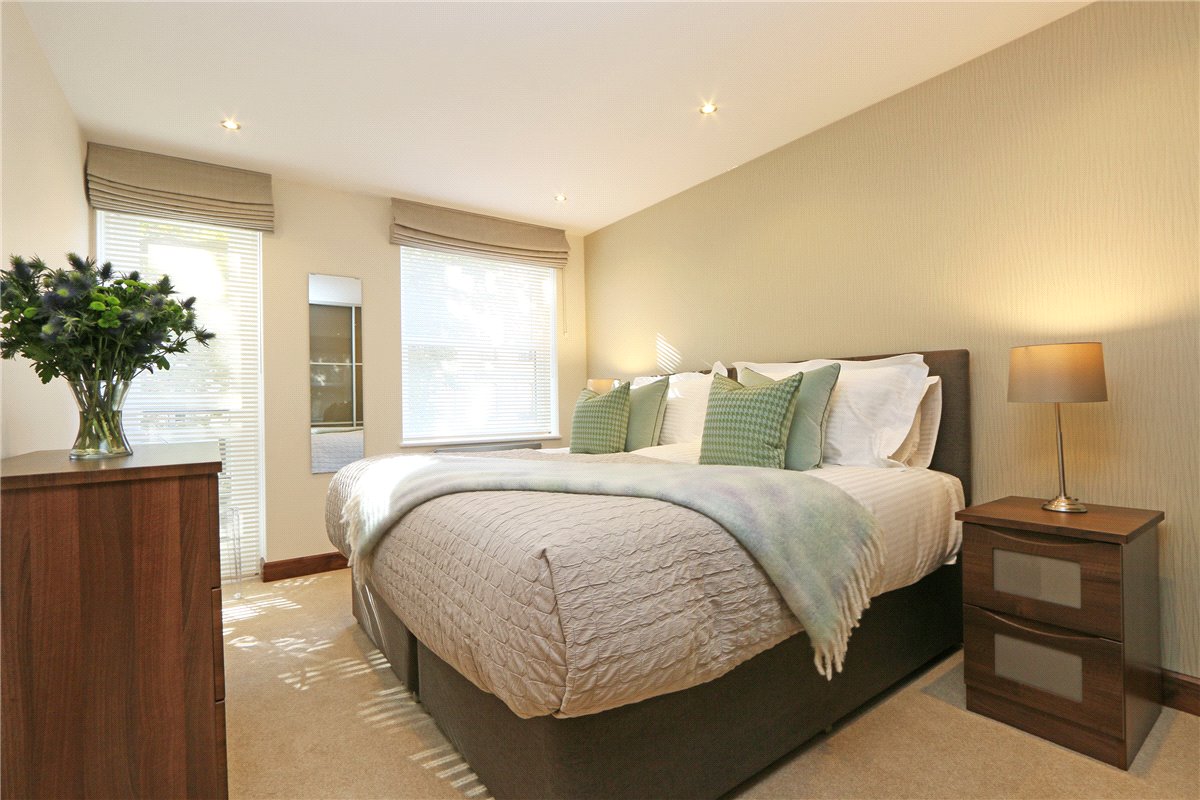 2 bedroom Residential, Kingston House South, Ennismore Gardens, SW7 - Available, Image 2