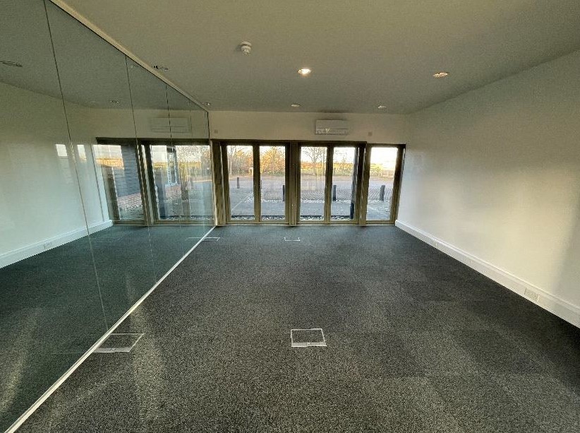 1705 Sq Ft, High Ditch Road, Cambridge, CB5 - Available, Image 2