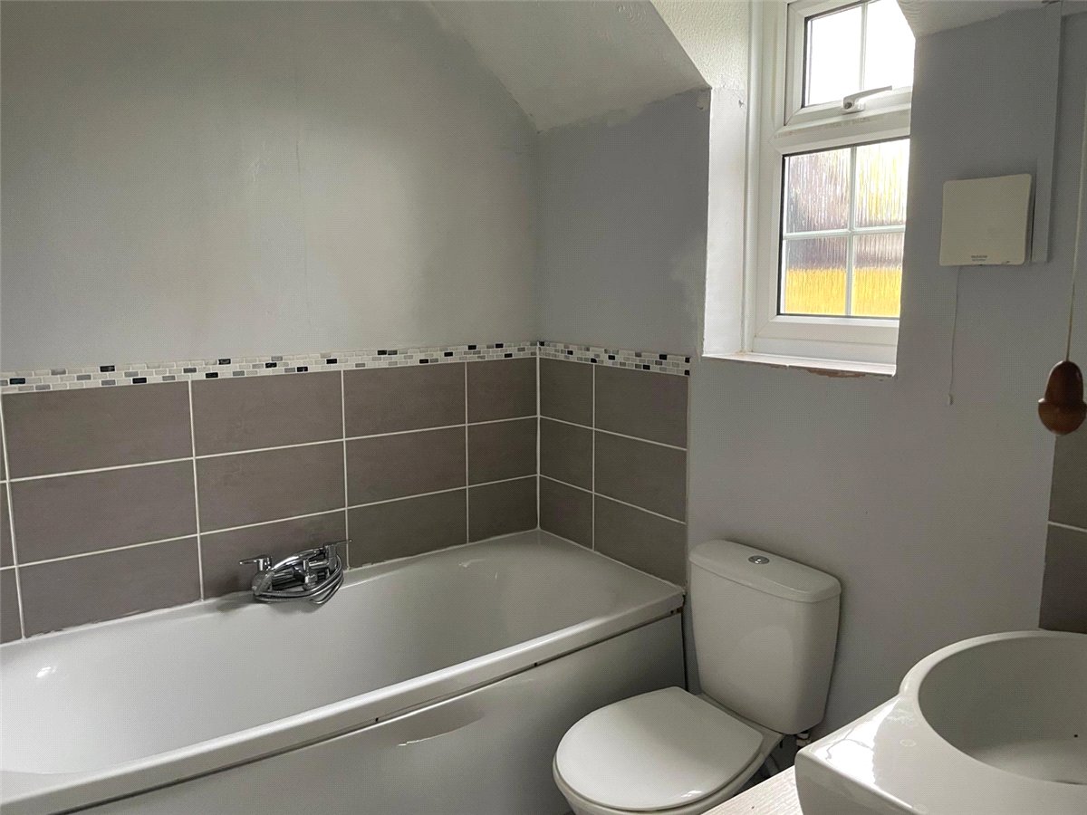 3 bedroom House, Beckhampton Road, Avebury Trusloe, SN8 - Sold STC, Image 6