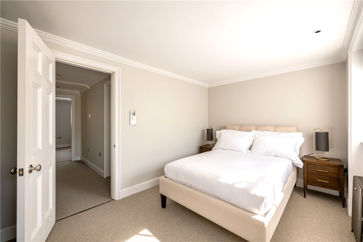 6 bedroom House, Chesterfield Hill, Mayfair, W1J - Available, Image 31