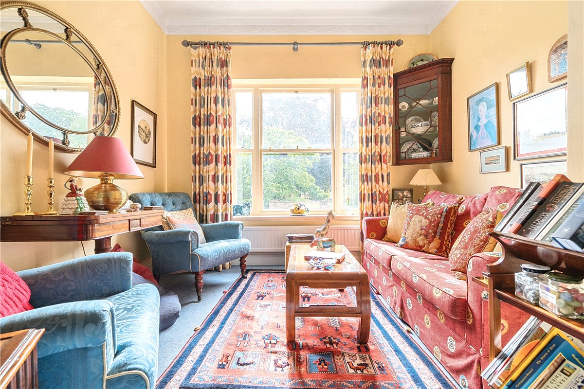 2 bedroom Maisonette, St. James's Square, Bath, BA1 - Available, Image 1