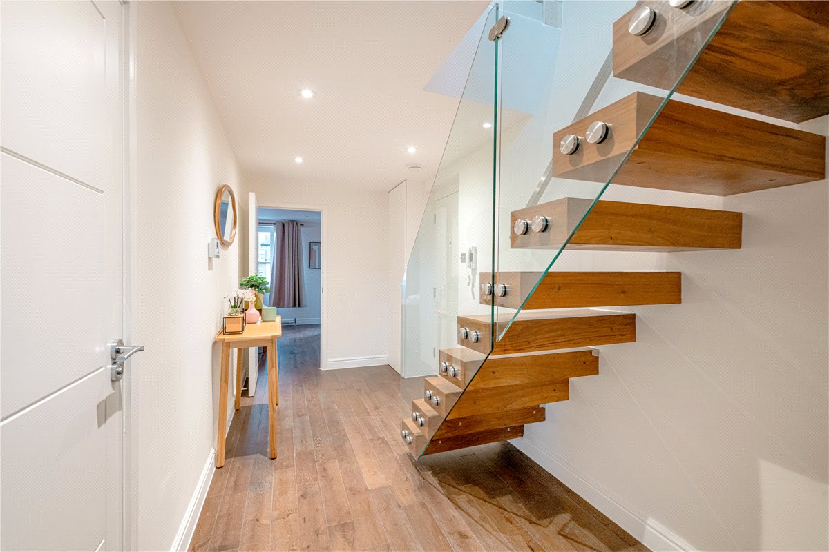 2 bedroom Flat, Curzon Street, Mayfair, W1J - Available, Image 7