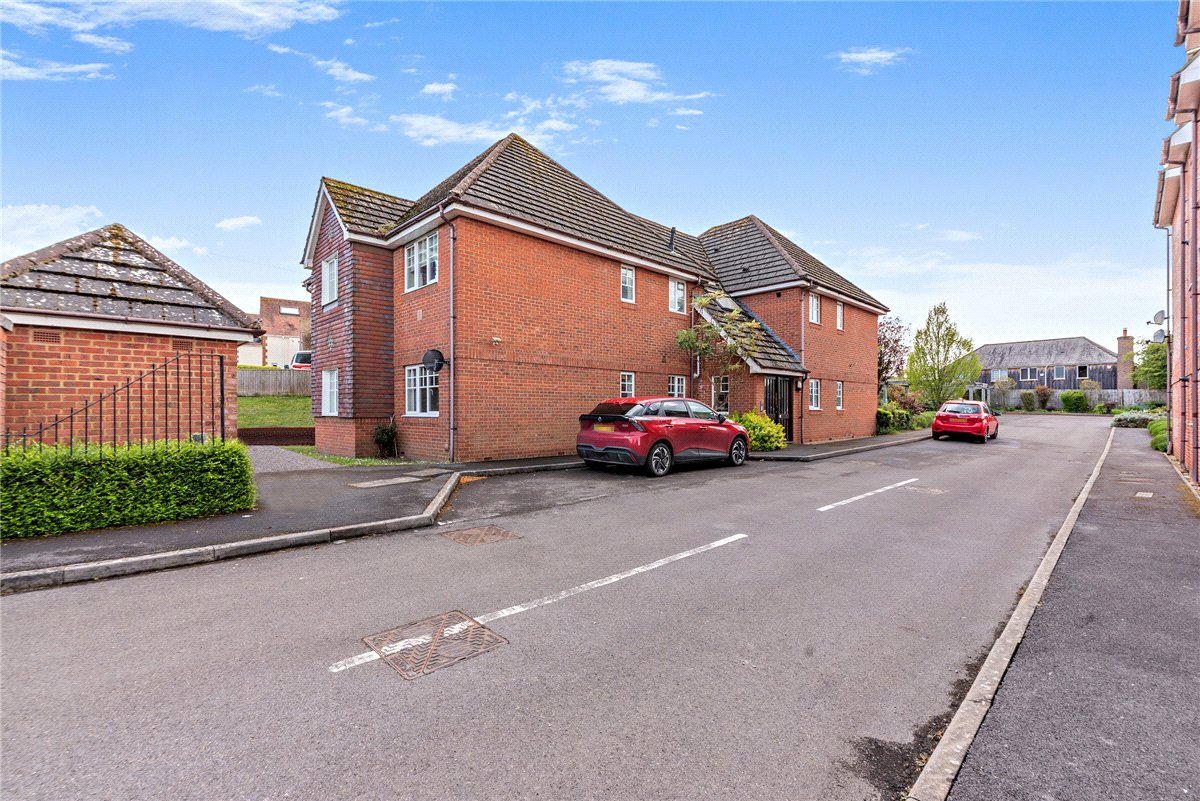 2 bedroom Flat, Newtown Road, Newbury, RG14 - Sold STC, Image 14